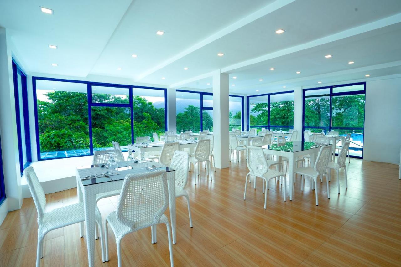 The Palladium Hotel Coron Exterior foto
